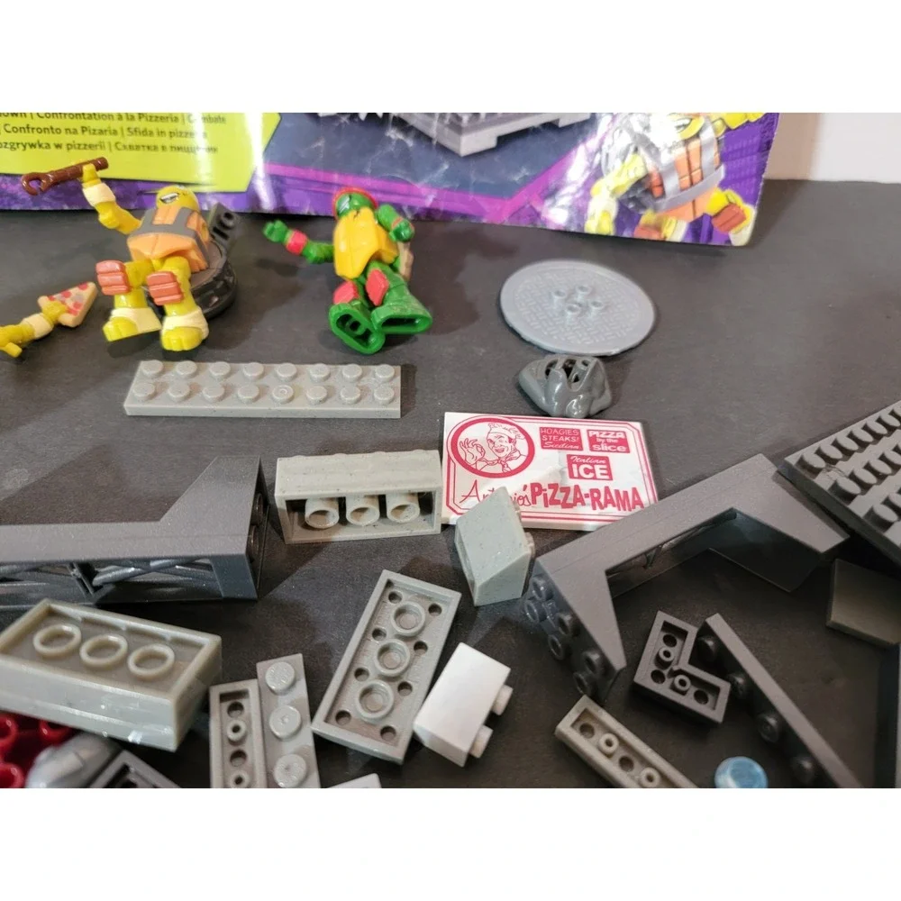 TMNT Mega Bloks Mikey Pizzeria Showdown‎ Playset Incomplete Ninja Turtles